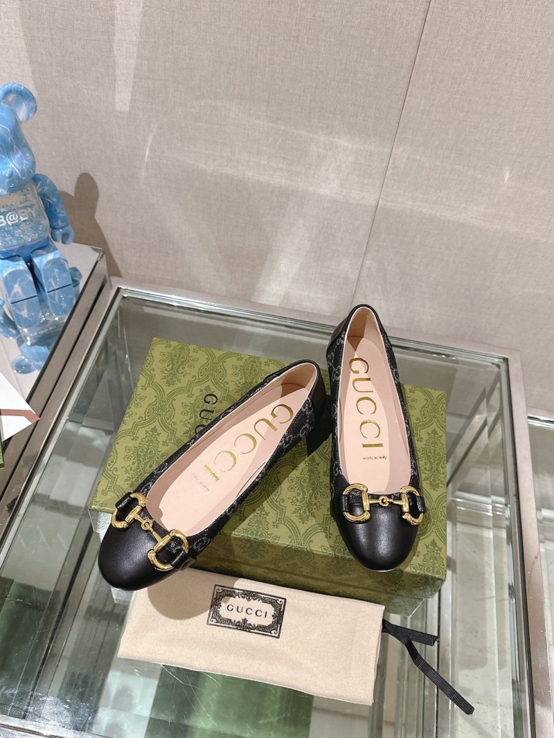 Gucci Flat Shoes